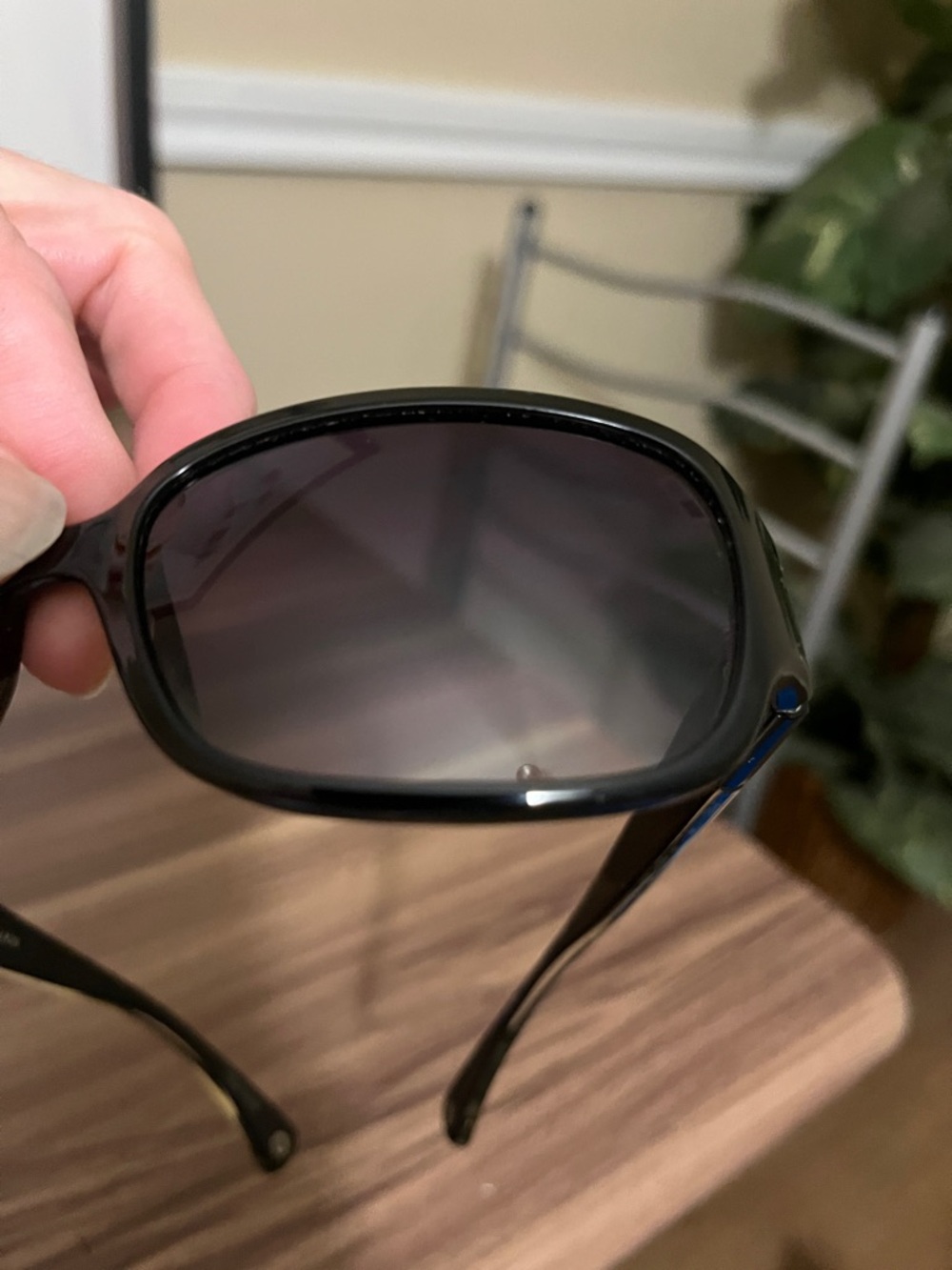 Coach Black Oversized Sunglasses - Picture 11 of 13